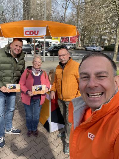 Unser Wahlstand am Frankfurter Berg - Unser Wahlstand am Frankfurter Berg